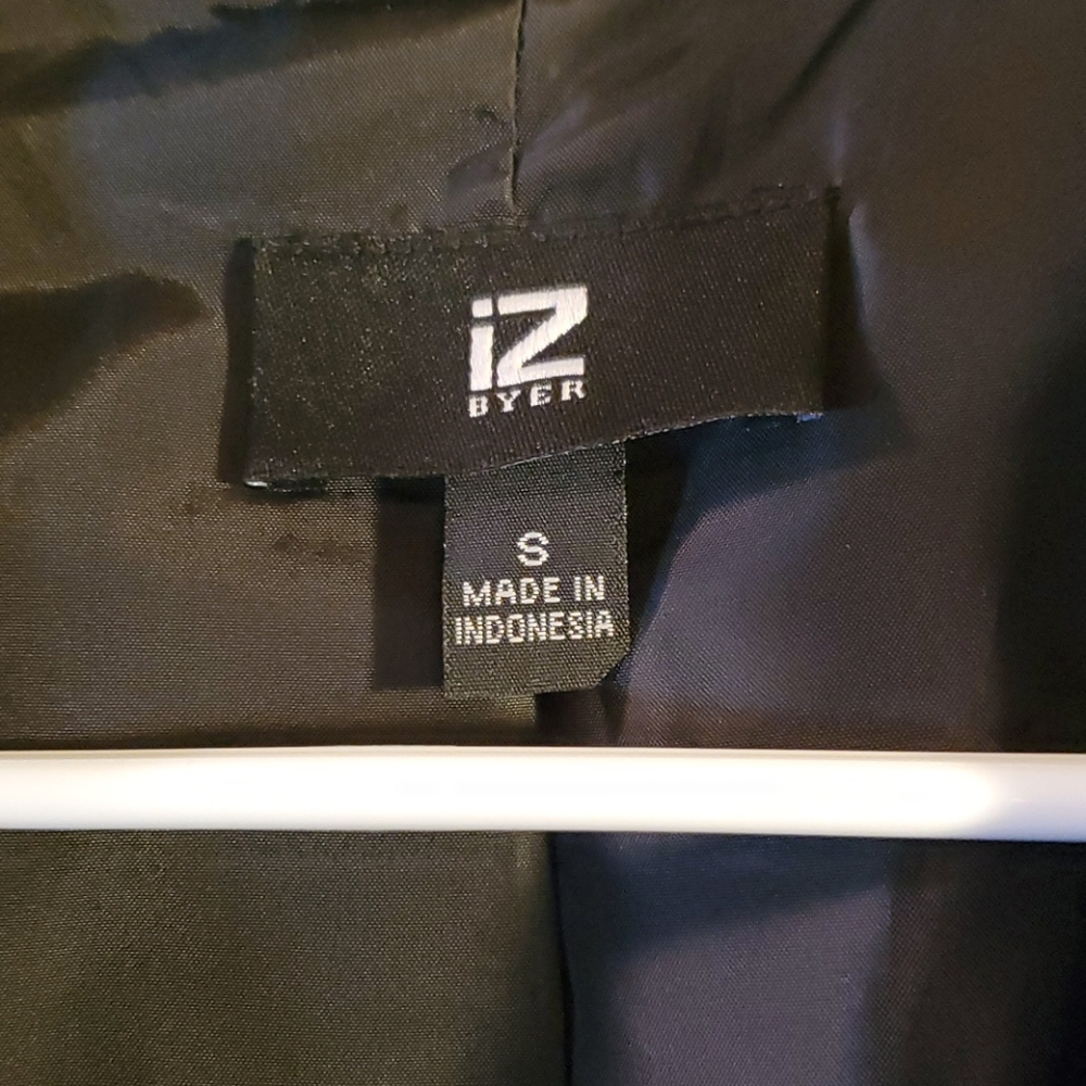 Blazer - Picture 5 of 5